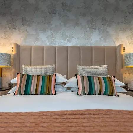 301 @ Ryedale House