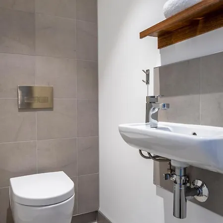 301 @ Ryedale House יורק